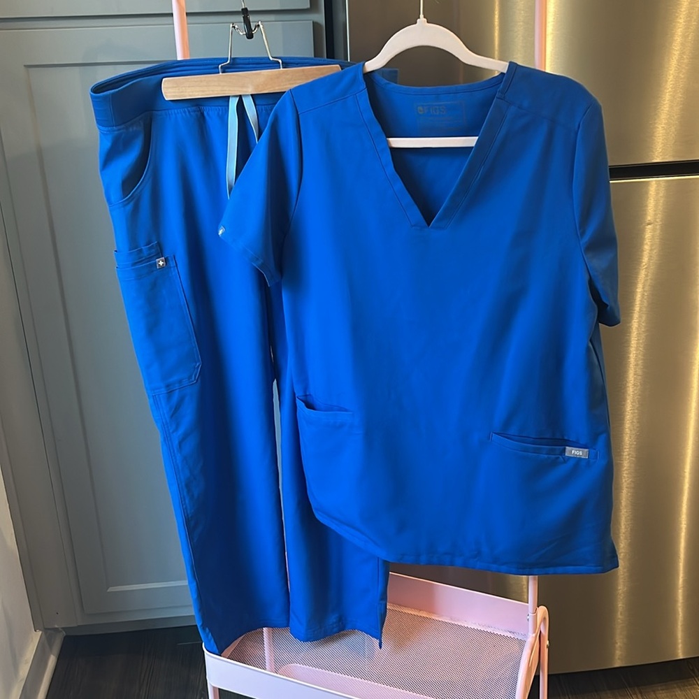 FIGS SET Women’s Scrub Set Royal Cade Cargo Casma EUC Size Large